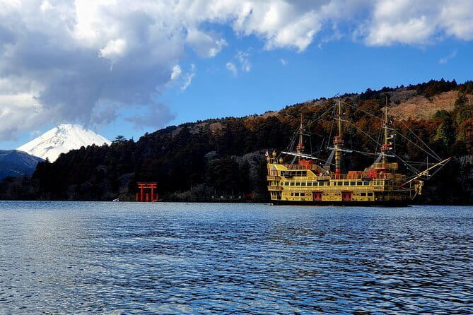 Mt Fuji & Hakone Private Tour from Tokyo: Return by Bullet Train - Lake Kawaguchiko is the classic lake stop