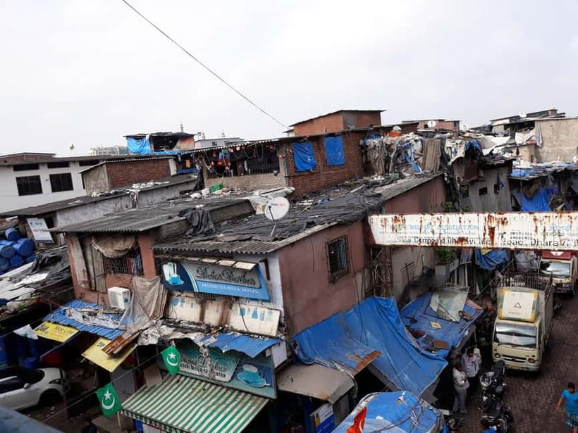 Mumbai: Dharavi Slum and Dhobi Ghat Tour with Train Ride - What the three-hour route feels like