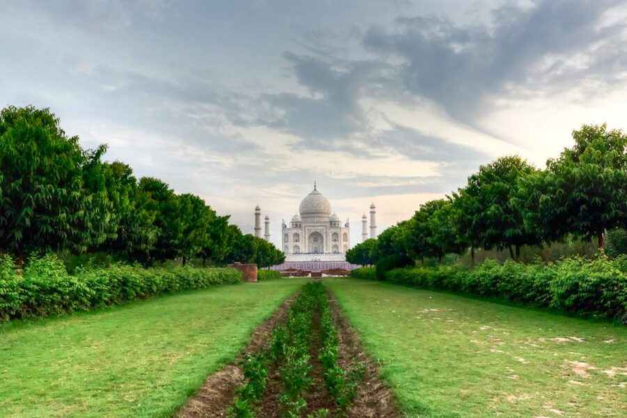 New Delhi: 2-Day Tour of Agra & Fatehpur by Superfast Train - The Agra hotel and the value of one night