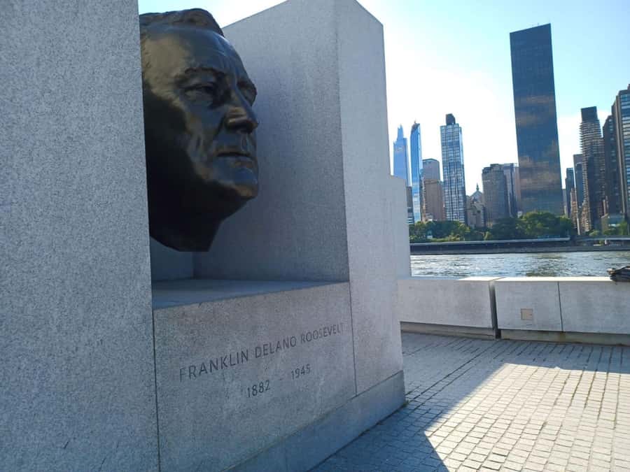 New York City: Roosevelt Island Walking Tour with Tram Ride - The Blackwell farmhouse and lighthouse finish