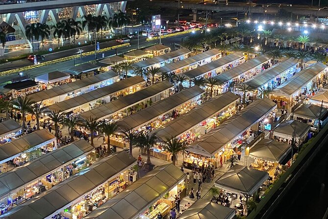 Night life in Bangkok - Jodd Fairs Train Night Market(Joint) - Crowds, weather, and practical comfort