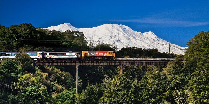 Northern Explorer Train Journey from Auckland to Wellington - Seats, carriage comfort, and the open-air deck