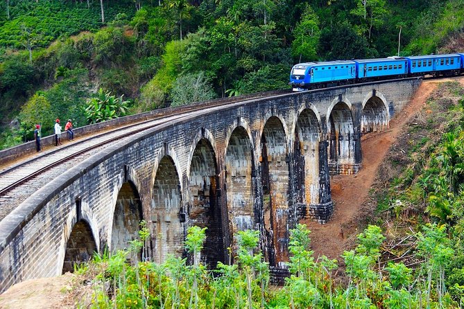Nuwara Eliya journey by Train and car (2 Days with 01 Night) - The Badulla to Kandy train ride