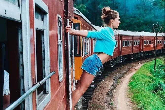 Nuwara Eliya journey by Train and car (2 Days with 01 Night) - Kandy’s Temple of the Sacred Tooth Relic