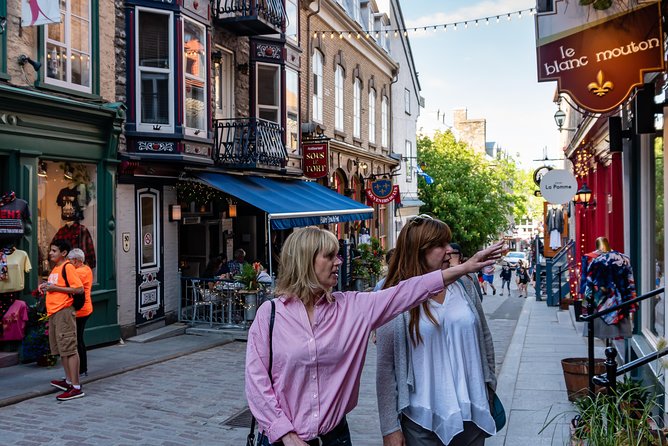 Old Quebec Classique Walking Tour with Funicular - The guide makes the difference