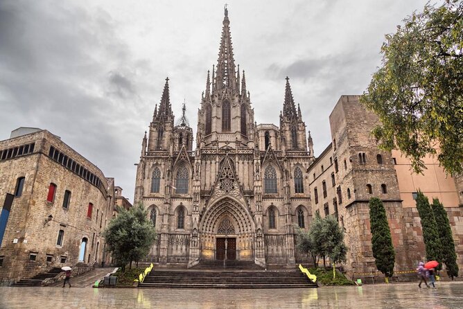 Panoramic Barcelona and Montserrat with Cog-Wheel Train - Key points to know before booking