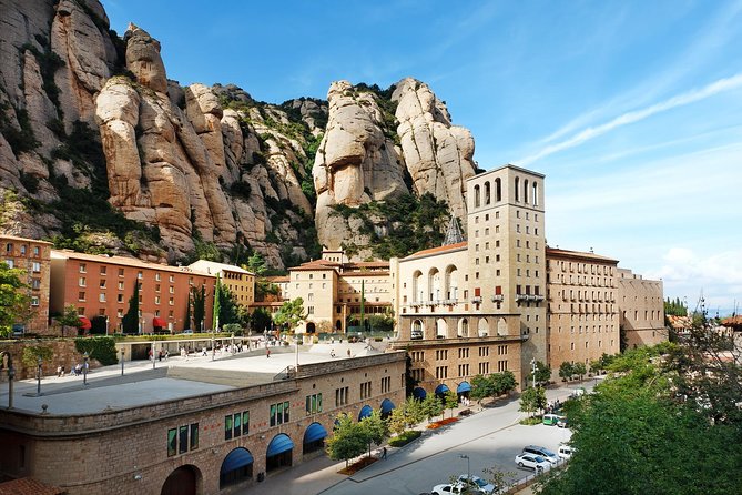 Panoramic Barcelona and Montserrat with Cog-Wheel Train - Why combine Barcelona with Montserrat?