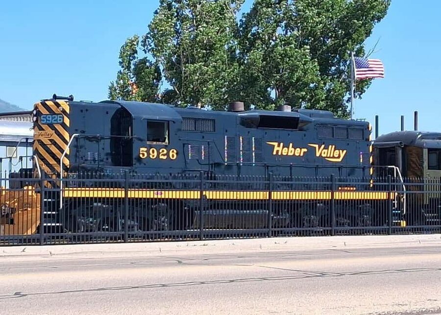 Park City: Heber Valley Railroad & Deer Creek Reservoir Tour - Boarding the Heber Valley Railroad