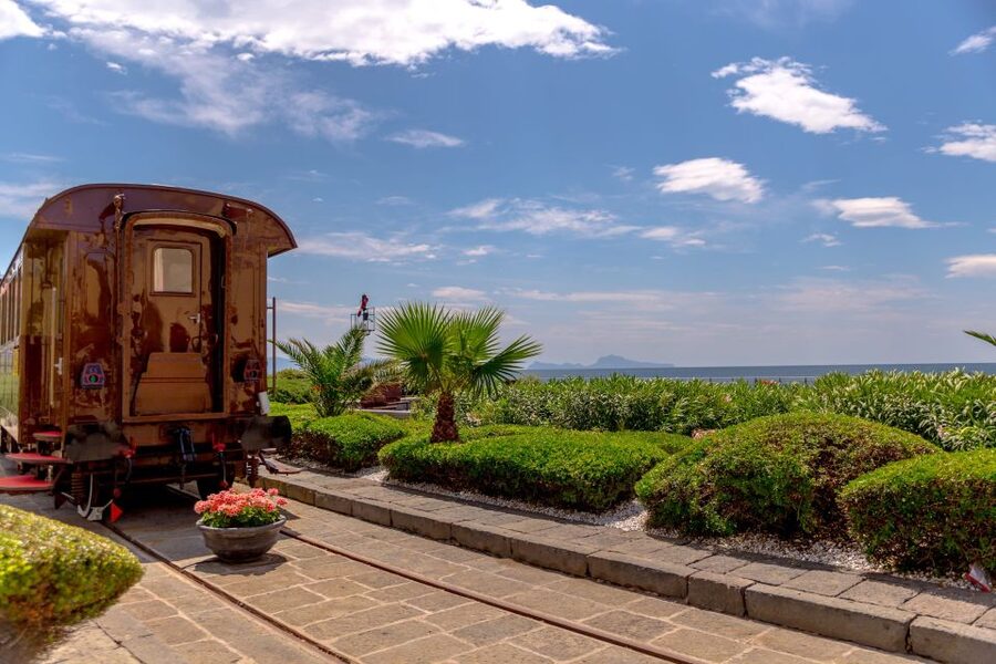Pietrarsa Railway Museum Guided Tour & Transfer - Entering the former locomotive workshop