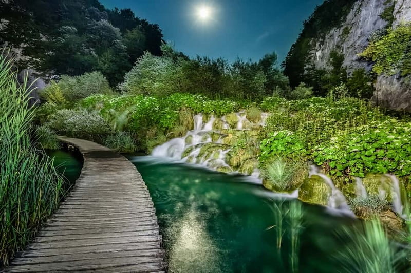 Plitvice Lakes: Guided Walking Tour with Train and Boat Ride - Key points to know