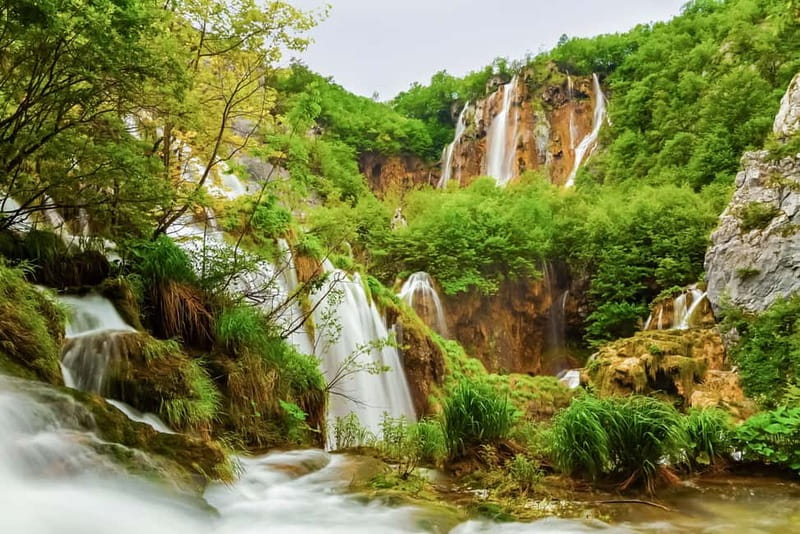 Plitvice Lakes: Guided Walking Tour with Train and Boat Ride - The lower lakes bring the first big views