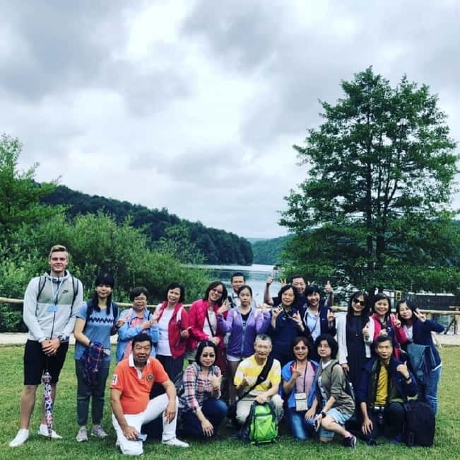 Plitvice Lakes National Park: Walking, Boat, and Train Tour - A break at the boat station
