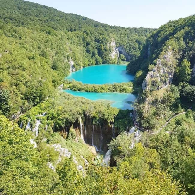 Plitvice Lakes National Park: Walking, Boat, and Train Tour - How the guide affects the experience