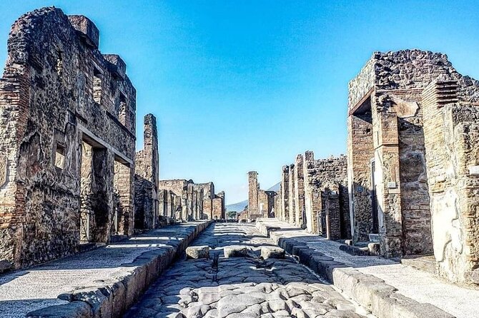 Pompeii Express Guided Tour by Train from Sorrento - Meeting at Sorrento station and boarding the train