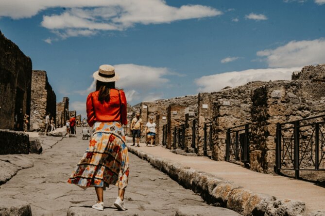 Pompeii Guided Tour with Train Included from Rome - The return journey: included, but not fully escorted