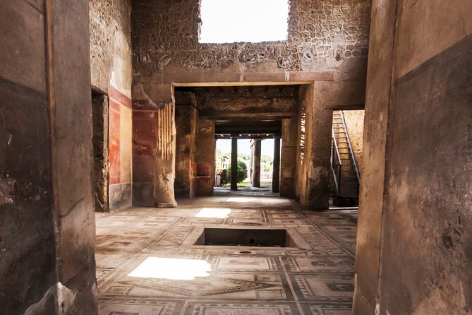 Pompeii & Herculaneum by Train from Rome with Pizza Lunch - Lunch near Pompeii, with more than pizza