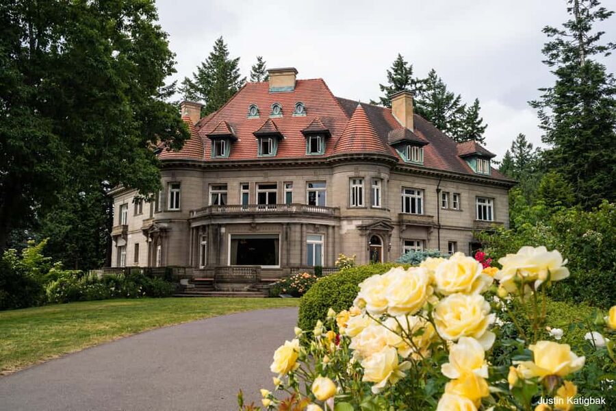 Portland, Oregon: City Highlights Tour with Aerial Tram Ride - Nob Hill, NW 23rd Avenue, and the Pearl District