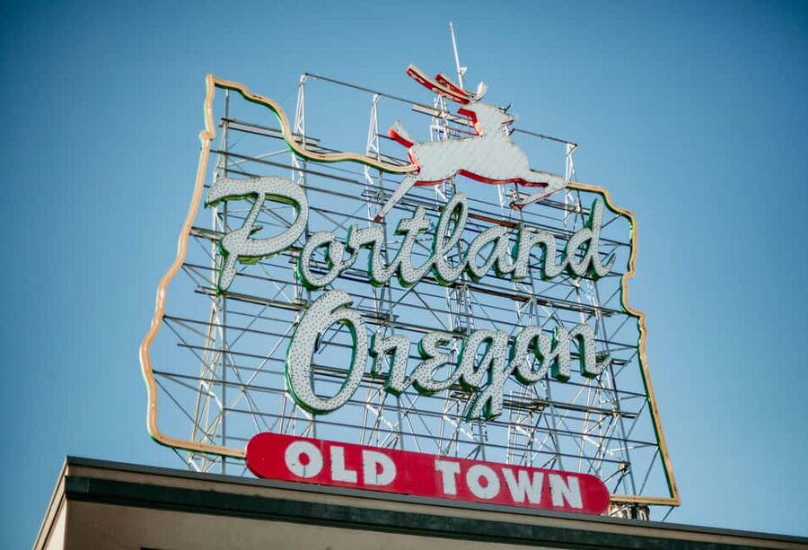 Portland, Oregon: City Highlights Tour with Aerial Tram Ride - Starting downtown at Director Park
