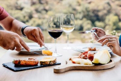 Douro Valley Full-Day Boat, Train, and Lunch Tour