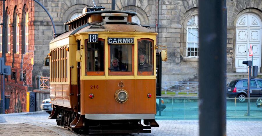 Porto Highlights and Tram - Private Tour - A downhill introduction to Porto