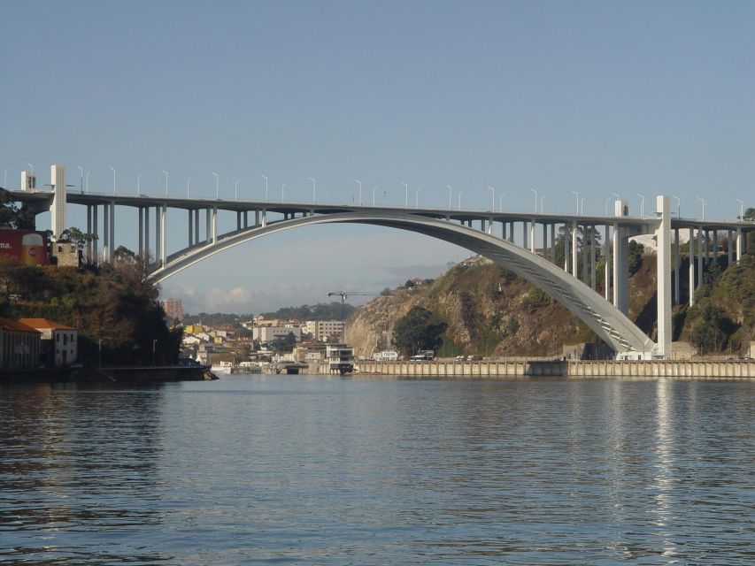 Porto Highlights and Tram - Private Tour - Ribeira and Infante do Henrique Square