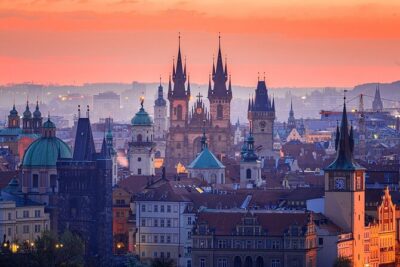 Prague DeLuxe Tour: Views, Hidden Gems, Tastings & River Cruise