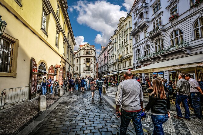 Prague DeLuxe Tour: Views, Hidden Gems, Tastings & River Cruise - Prague Castle and the outside of St. Vitus Cathedral
