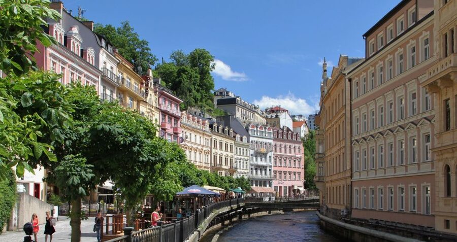 Prague: Karlovy Vary Day Trip with Watchtower and Funicular - Diana Observation Tower and the funicular