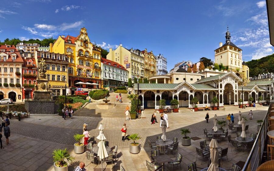 Prague: Karlovy Vary Day Trip with Watchtower and Funicular - Who should book this day trip