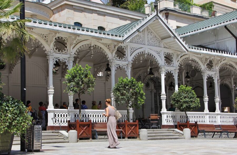 Prague: Karlovy Vary Day Trip with Watchtower and Funicular - The two-hour ride to the spa town
