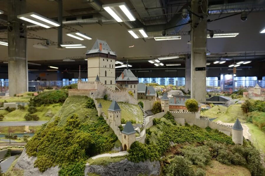 Prague: Railway Kingdom Giant Model Railway Museum - The railway network: 80 trains and more