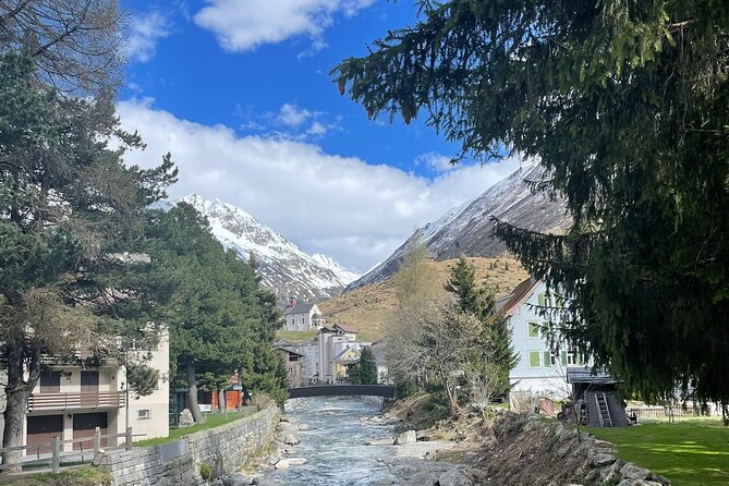 Premium Glacier Express Route Private Tour from Zurich - What the private guide adds