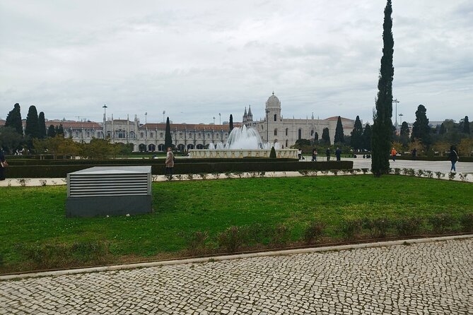 Private Belem tour with tram and the new Quake Museum - Spending 90 minutes at Quake Museum