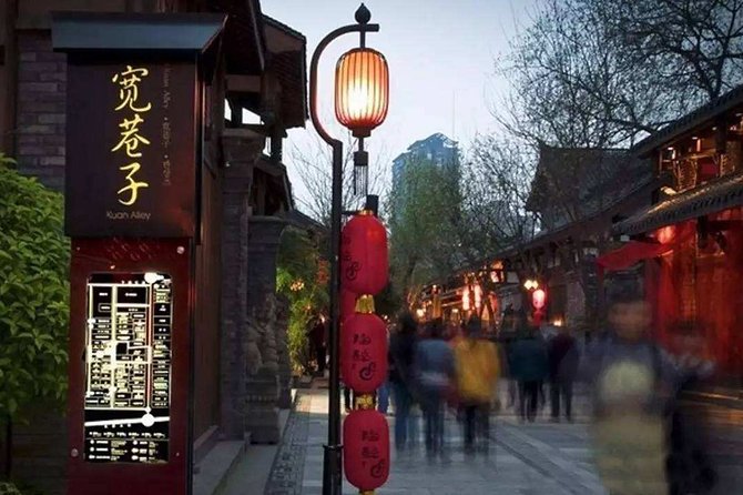 Private Chengdu Highlights Day Trip: Panda Base and City from Chongqing by Train - What the private format adds