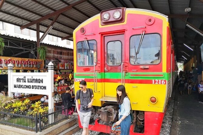 Private Damnoen Saduak and Maeklong Railway Market Tour(min 2pax) - Maeklong Railway Market and the famous umbrella pull-down