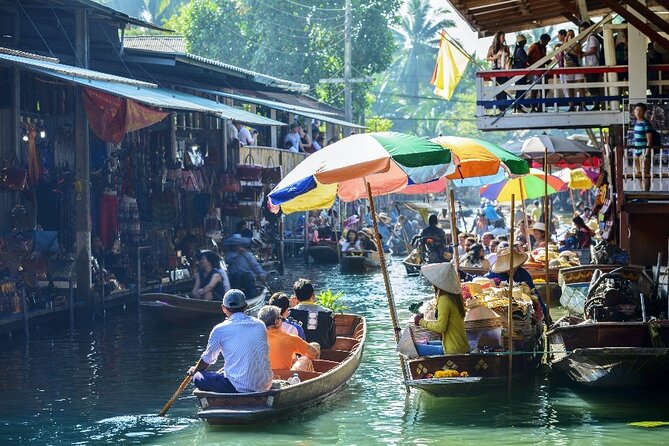 Private Damnoen Saduak Floating Market and Train Market Tour - Seeing the Maeklong Railway Market in action