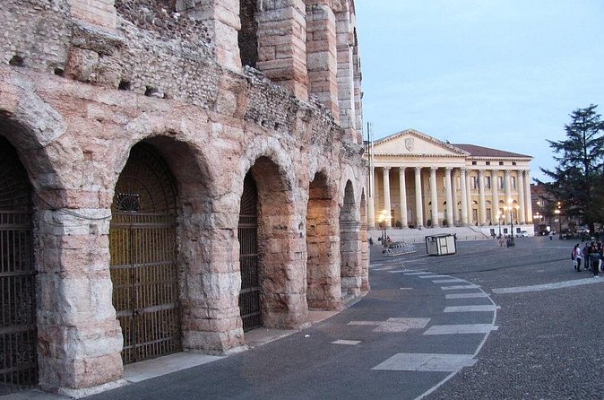 Private Day Tour from Venice to Verona with local tour guide and fast trains - Piazza dei Signori and the heart of the old city