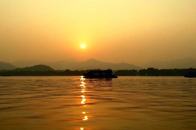 Private Day Trip to Hangzhou from Shanghai by Bullet Train - Jingci Temple and the first look at Hangzhou