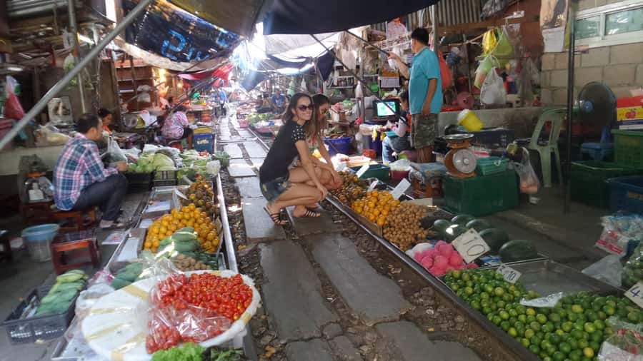 Private Floating & Train Market + DRAGON Temple + Thai Cafe - Maeklong Railway Market: a market with a timetable