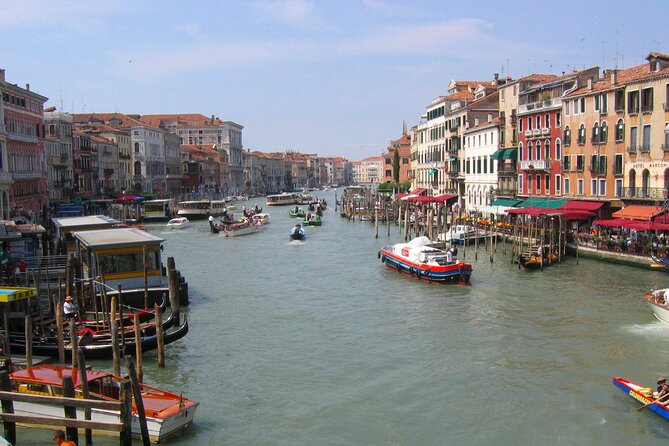 Private Full Day Tour from Milan to Venice with local tour guide and fast train - The Constitution Bridge and the route back toward the station