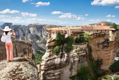 Private Full-Day Trip to Meteora by Train From Athens – Local Agency