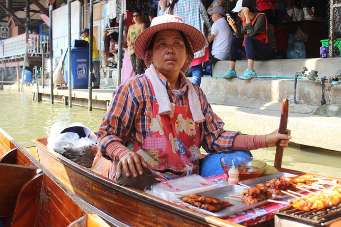 Private Guided Tour to Train Market and Damnoensaduak Floating Market - The coconut sugar farm adds a local pause