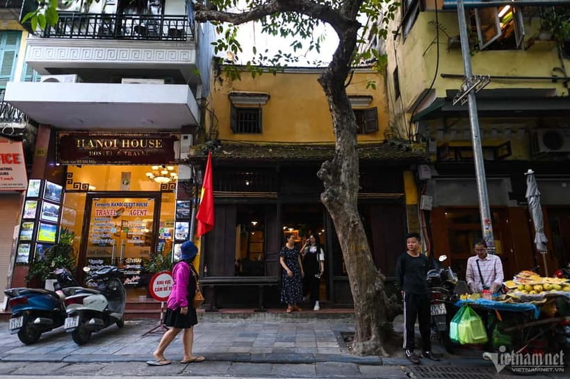 Private Half-Day Hanoi City Tour with Cyclo and Train street - What the flexible private format really adds