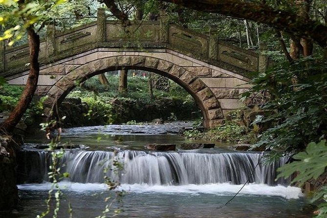 Private Hangzhou Day Tour from Shanghai by Bullet Train - Lunch and the flavor of Hangzhou