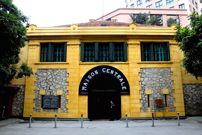 Private Hanoi City Half-Day Tour with Train Street Visiting - A compact way to get your Hanoi bearings