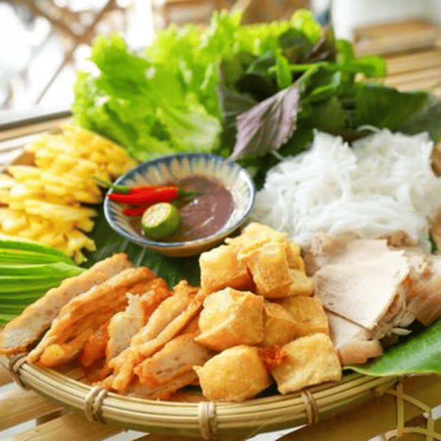 [Private] Hanoi Food Tour with Train Street Visit - Reaching the famous Train Street