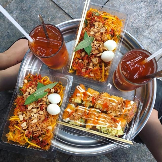 [Private] Hanoi Food Tour with Train Street - Starting from an Old Quarter hotel