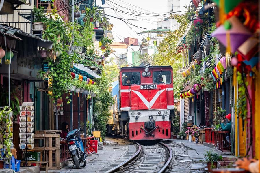 Private: Hanoi Street Food Exploration and Train Street Trip - Starting in Hanoi’s Old Quarter