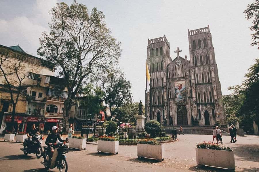 Private: Hanoi Street Food Exploration and Train Street Trip - The egg coffee finale