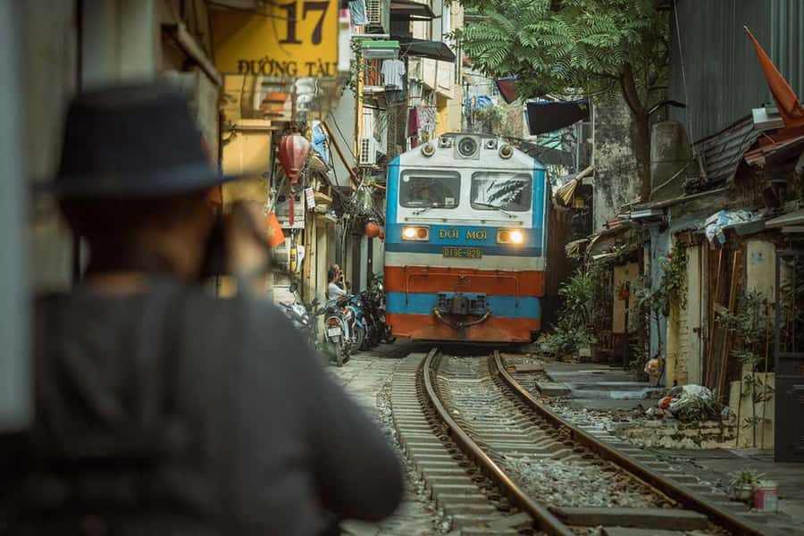 Private: Hanoi Street Food Exploration and Train Street Trip - How the walking format affects your day